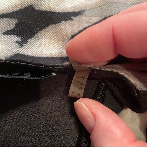 T Tahari Like New Sheath Dress - Picture 8 of 13